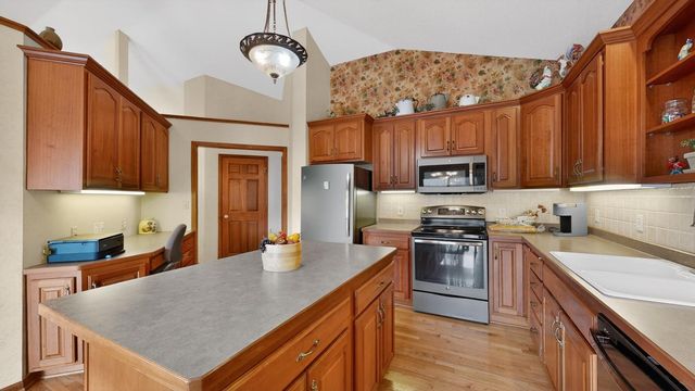1032 Rocky Creek Drive NE, Rochester, MN 55906