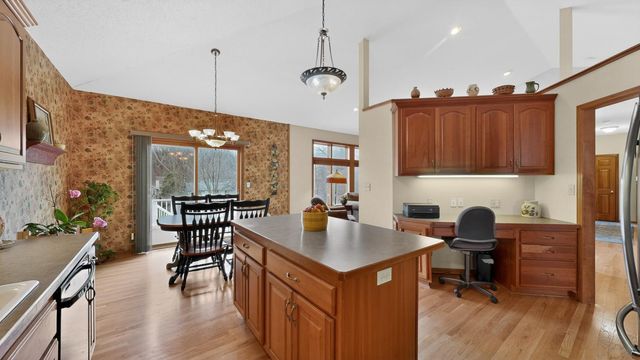 1032 Rocky Creek Drive NE, Rochester, MN 55906