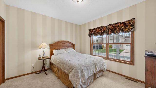 1032 Rocky Creek Drive NE, Rochester, MN 55906