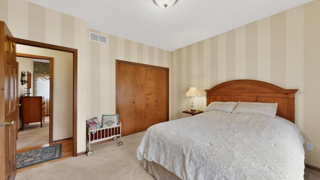 1032 Rocky Creek Drive NE, Rochester, MN 55906