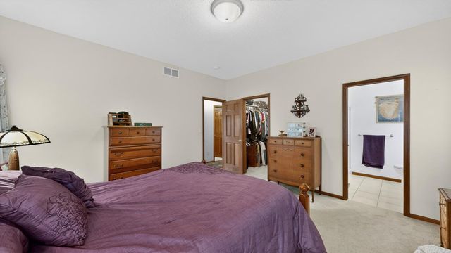 1032 Rocky Creek Drive NE, Rochester, MN 55906