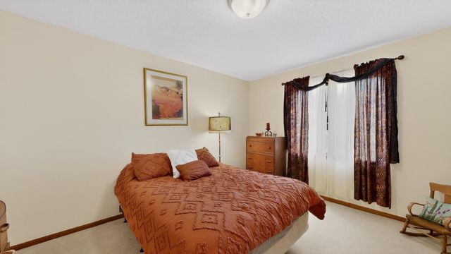 1032 Rocky Creek Drive NE, Rochester, MN 55906