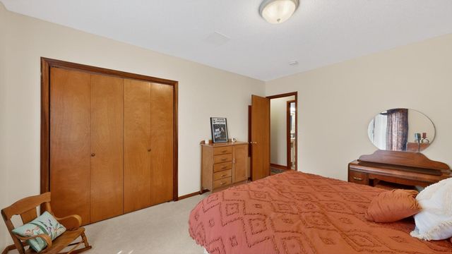 1032 Rocky Creek Drive NE, Rochester, MN 55906