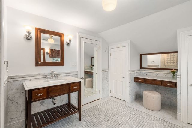 6 Risley Rd, Newton, MA 02465