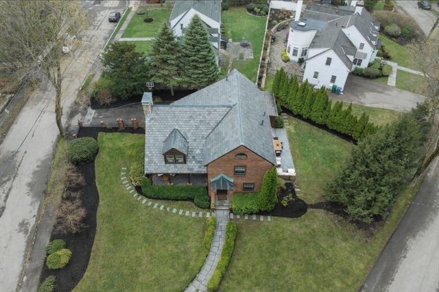 6 Risley Rd, Newton, MA 02465