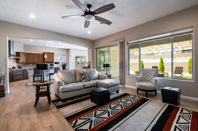 1905 Pebble Creek Trail NW, Albuquerque, NM 87120