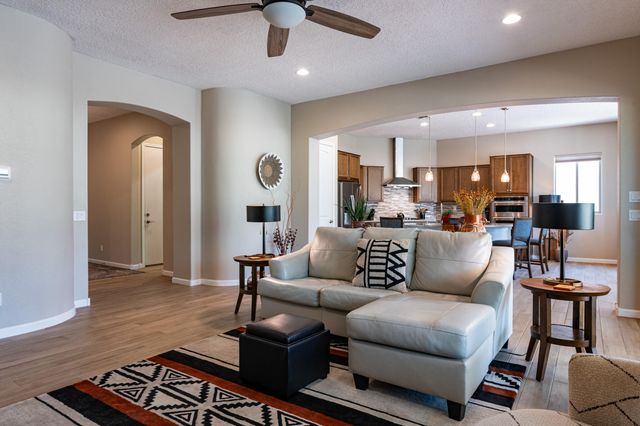 1905 Pebble Creek Trail NW, Albuquerque, NM 87120