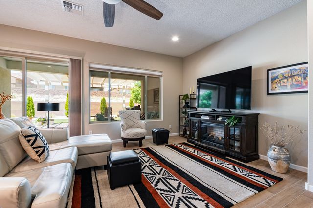 1905 Pebble Creek Trail NW, Albuquerque, NM 87120