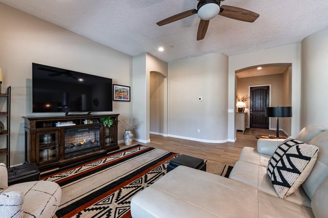 1905 Pebble Creek Trail NW, Albuquerque, NM 87120