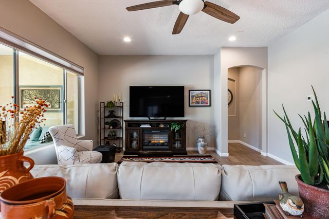 1905 Pebble Creek Trail NW, Albuquerque, NM 87120
