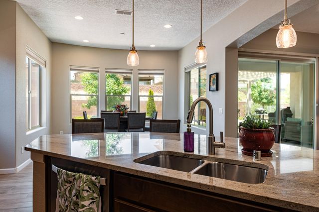 1905 Pebble Creek Trail NW, Albuquerque, NM 87120