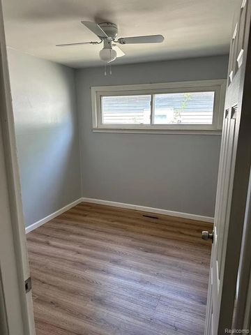 1580 University Avenue, Lincoln Park, MI 48146