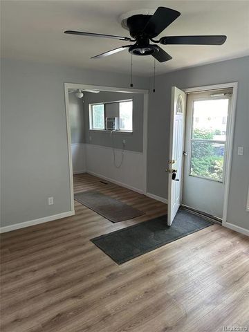 1580 University Avenue, Lincoln Park, MI 48146
