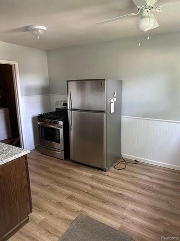 1580 University Avenue, Lincoln Park, MI 48146