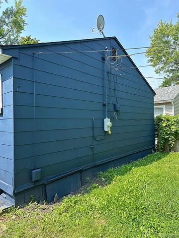 1580 University Avenue, Lincoln Park, MI 48146
