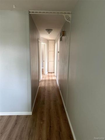 1580 University Avenue, Lincoln Park, MI 48146