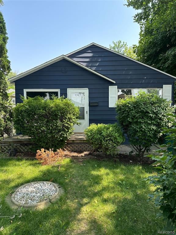 1580 University Avenue, Lincoln Park, MI 48146