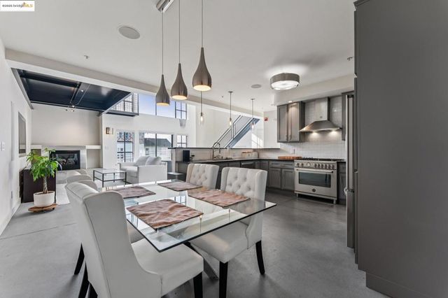 850 W Grand Ave 17, Oakland, CA 94607