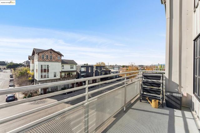 850 W Grand Ave 17, Oakland, CA 94607