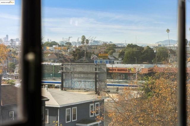 850 W Grand Ave 17, Oakland, CA 94607