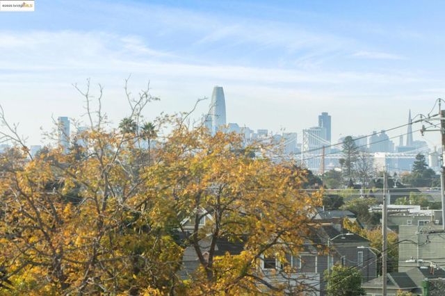 850 W Grand Ave 17, Oakland, CA 94607