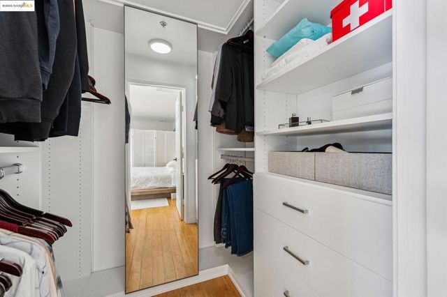 850 W Grand Ave 17, Oakland, CA 94607