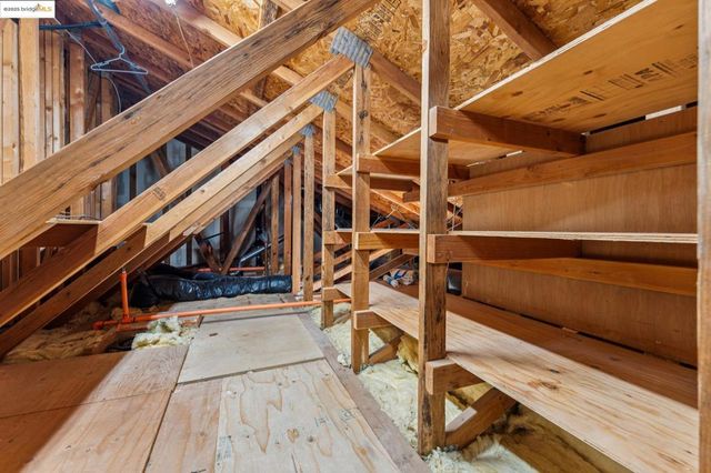 850 W Grand Ave 17, Oakland, CA 94607