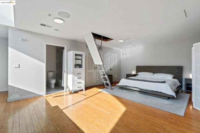 850 W Grand Ave 17, Oakland, CA 94607