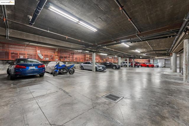 850 W Grand Ave 17, Oakland, CA 94607