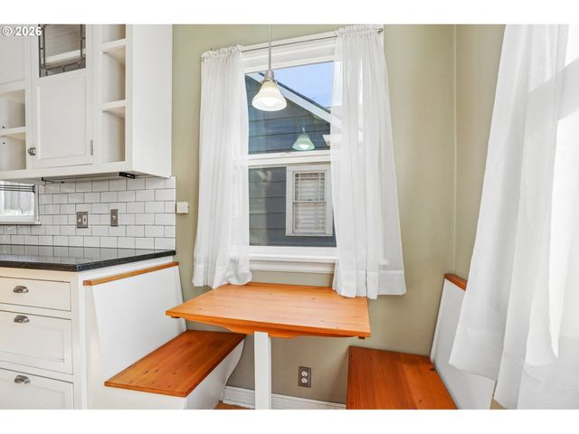 725 N FARRAGUT St, Portland, OR 97217