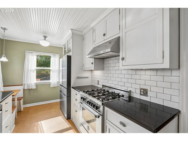 725 N FARRAGUT St, Portland, OR 97217