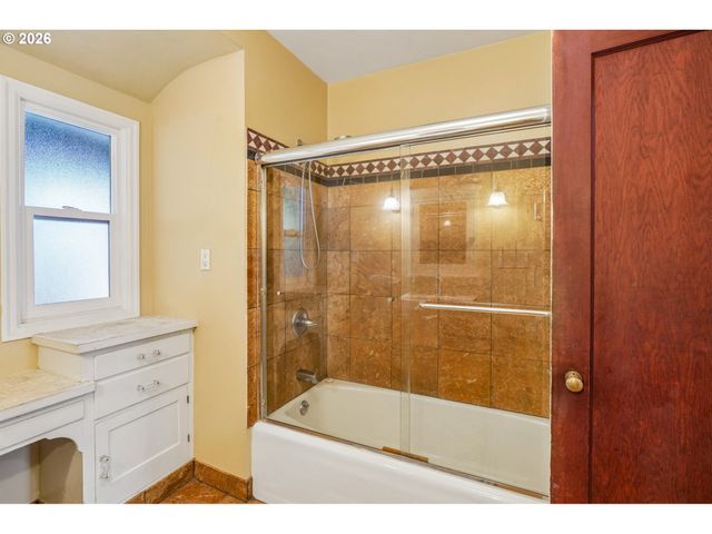 725 N FARRAGUT St, Portland, OR 97217
