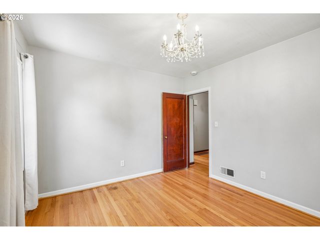 725 N FARRAGUT St, Portland, OR 97217