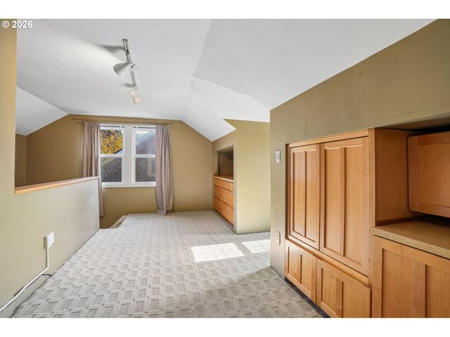 725 N FARRAGUT St, Portland, OR 97217