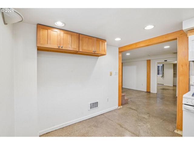 725 N FARRAGUT St, Portland, OR 97217