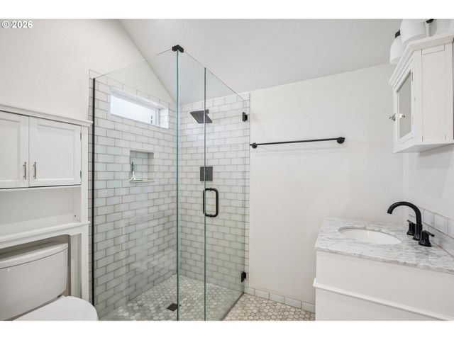 725 N FARRAGUT St, Portland, OR 97217