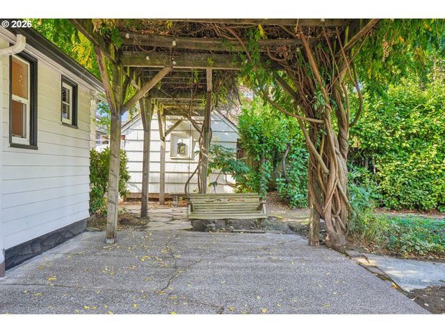 725 N FARRAGUT St, Portland, OR 97217