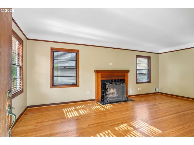 725 N FARRAGUT St, Portland, OR 97217