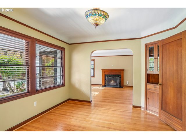 725 N FARRAGUT St, Portland, OR 97217