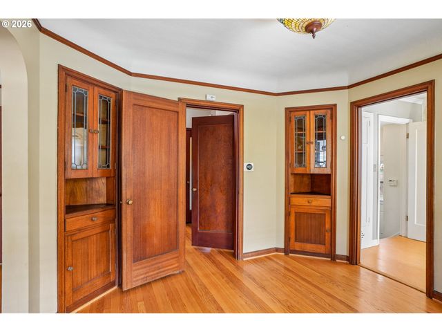 725 N FARRAGUT St, Portland, OR 97217