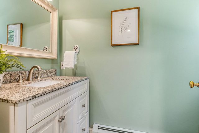 257 N Haverhill Road, Kensington, NH 03833
