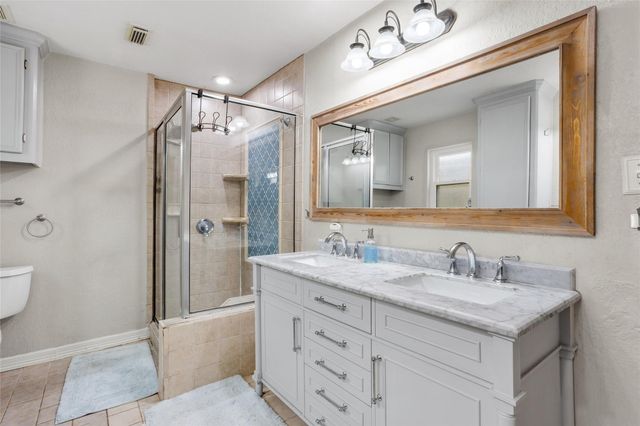 454 Southern Oaks Drive, Lake Jackson, TX 77566