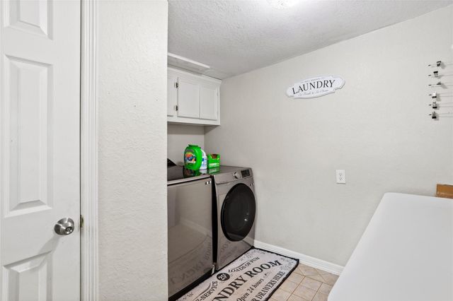 454 Southern Oaks Drive, Lake Jackson, TX 77566
