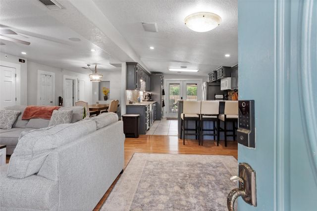 454 Southern Oaks Drive, Lake Jackson, TX 77566