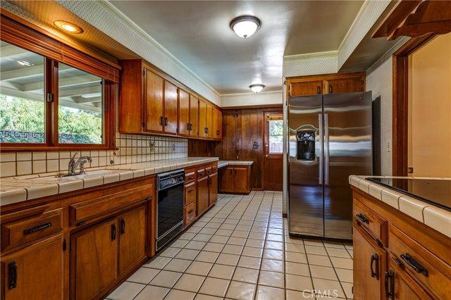 1100 S 9th Avenue, Arcadia, CA 91006