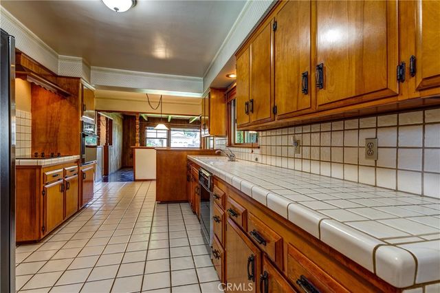 1100 S 9th Avenue, Arcadia, CA 91006