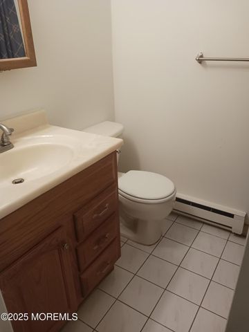 176 Amberly Drive D, Manalapan, NJ 07726