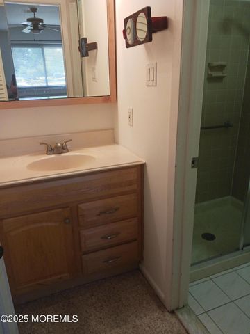 176 Amberly Drive D, Manalapan, NJ 07726