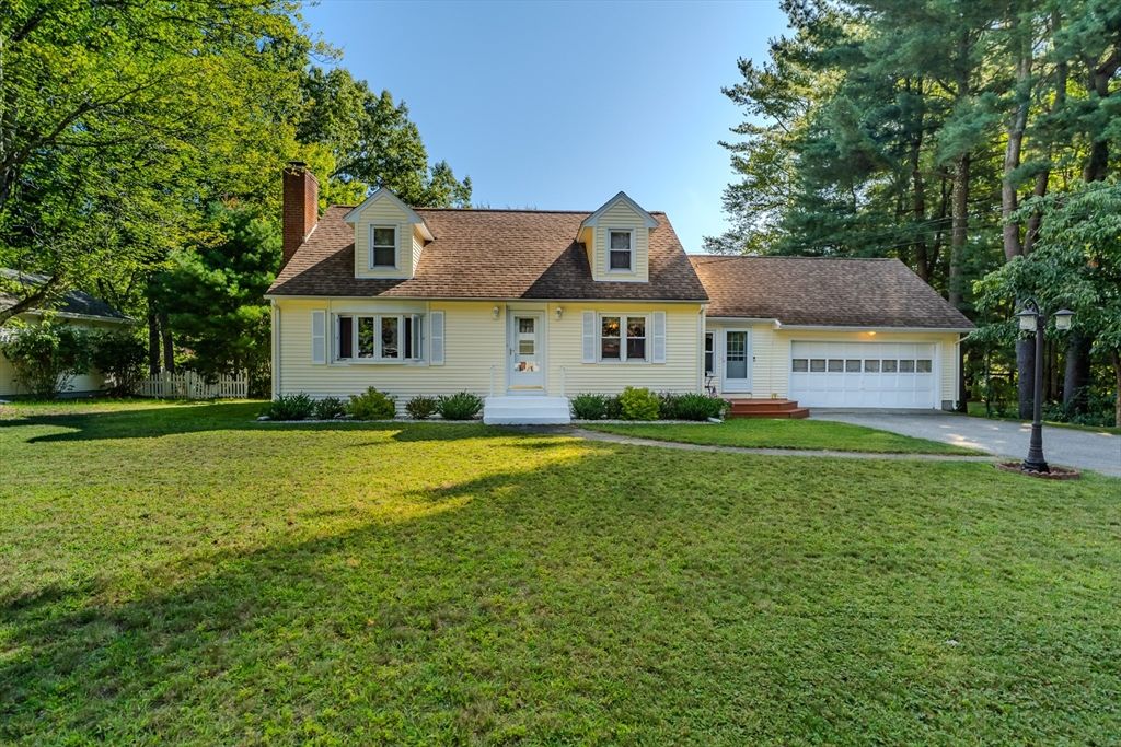 25 Whitmun Rd, Longmeadow, MA 01106