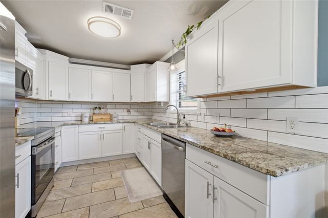 2605 Easy Street, Denison, TX 75020